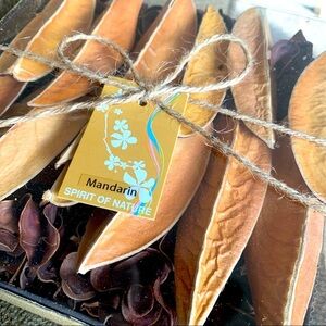 Mandarin Scented Potpourri Dried Orange Quarters and Flowers Box Gift Set